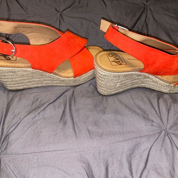 Orange suede stacked platform heels - Picture 2 of 5